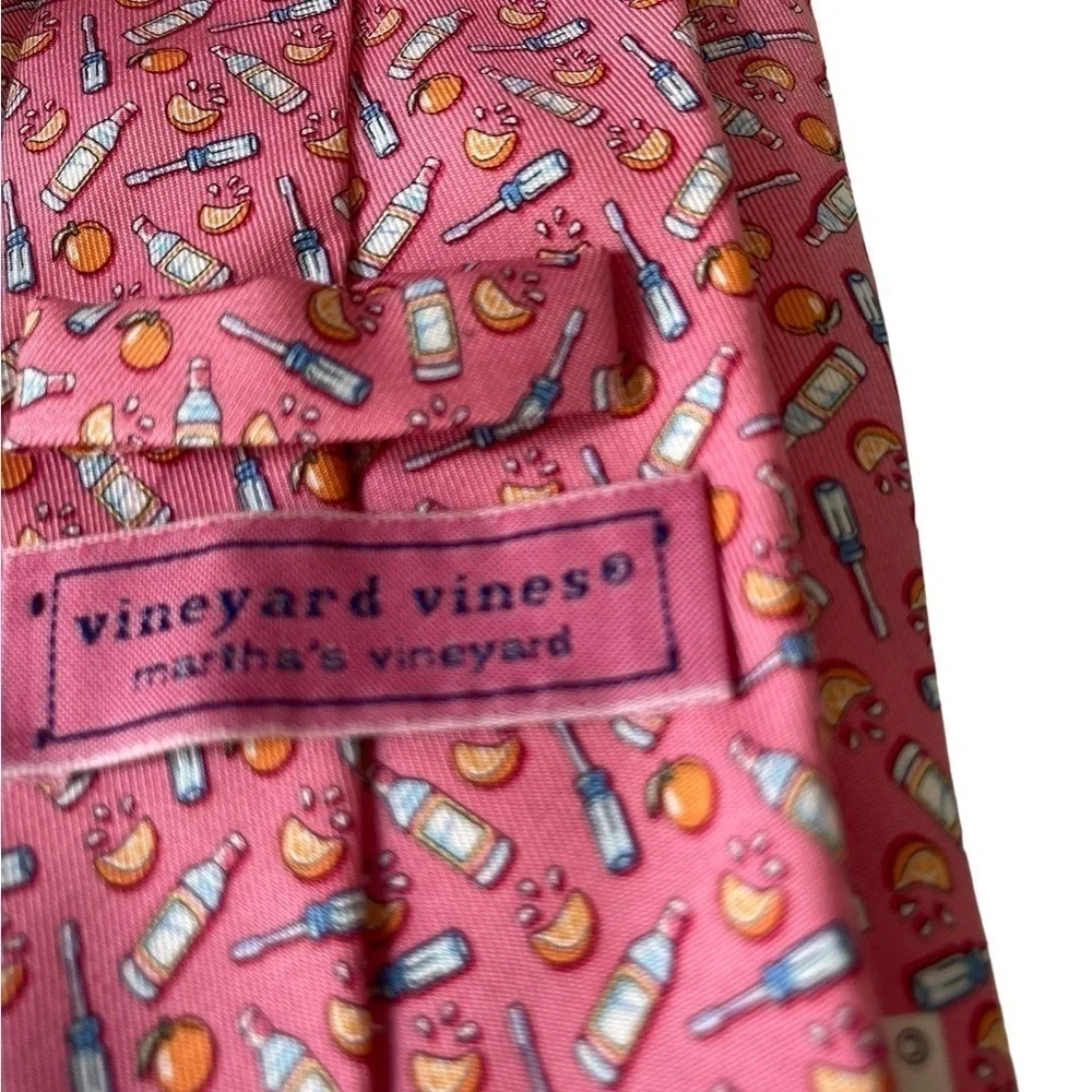 Vineyard Vines Martha 100% Men’s silk Tie Shep and Ian pink screwdrivers